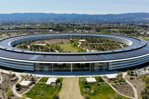 Big Techs multi-billion dollar AI bets are still on track as Mag 7 giants report earnings
