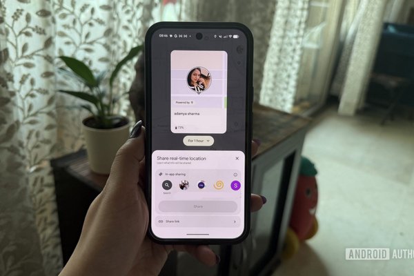 First look: Google Messages is finally catching up with live location sharing