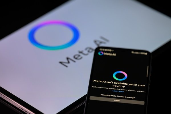 Facebook is asking to use Meta AI on photos in your camera roll you havent yet shared
