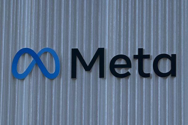 Meta is building AI data centers in tents
