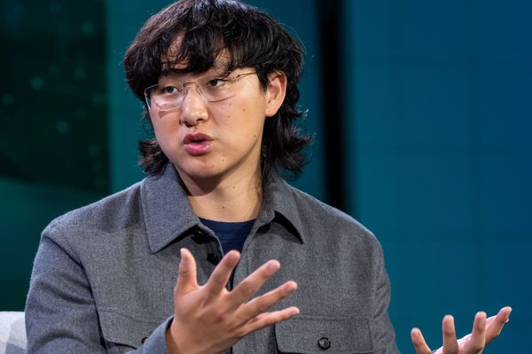 A year after Meta tapped Alexandr Wang to build a new AI model, Zuckerberg has to sell it