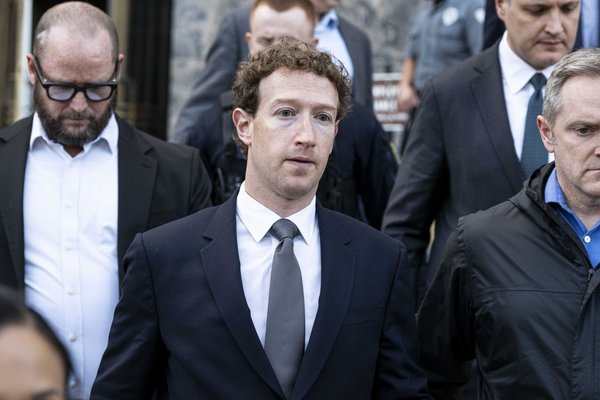 Mark Zuckerberg says a Meta cloud computing business definitely on the table