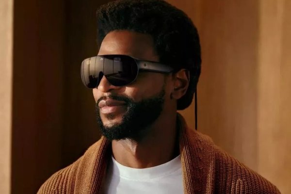 Metas new smart glasses skip the cameras, and the privacy backlash that came with them