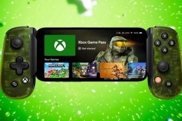 Microsoft Unveils Xbox Backbone Controller for Mobile Gaming