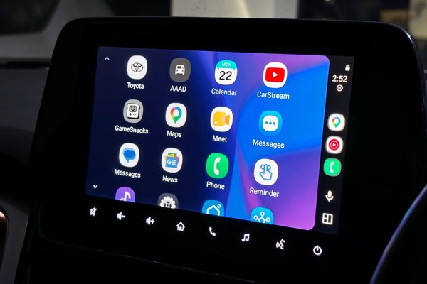 Android Auto just became much more useful for motorcycle riders with this app update