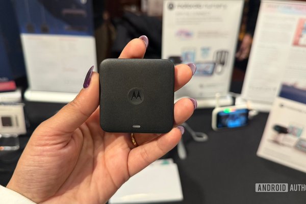 Motorola has a tiny new black box at MWC that wants to kill Android Auto cables