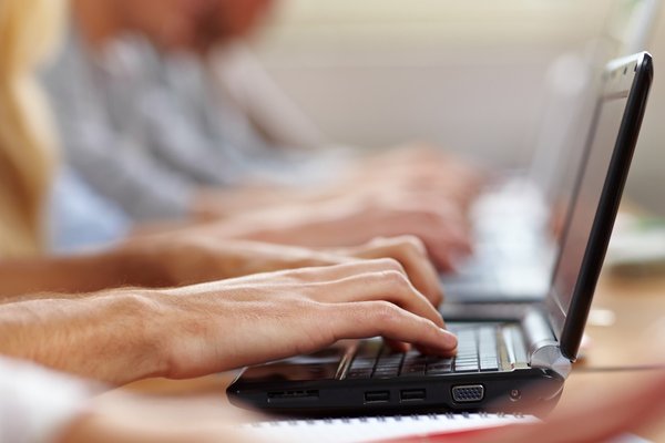 Why Did Laptop Manufacturers Stop Making Netbooks?