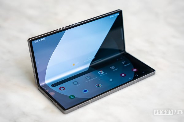 One UI 8.5 beta could come to Samsungs older foldables soon