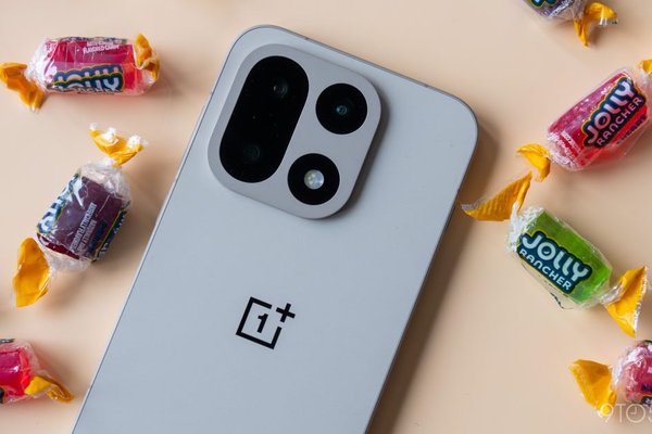 OnePlus 15 now rolling out AirDrop support over Androids Quick Share