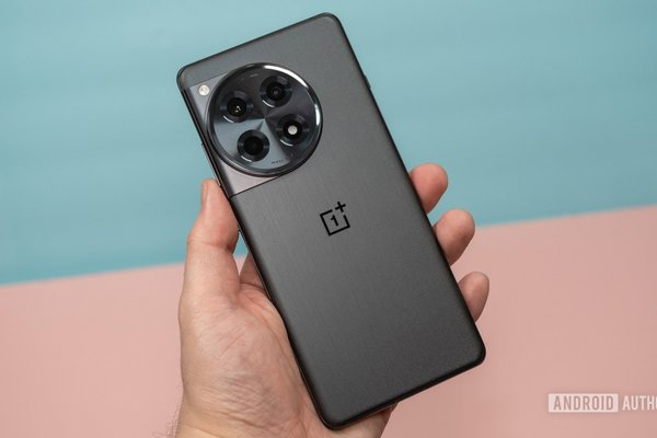 OnePlus 15 leak teases what colors to expect, including that SuperBlack option