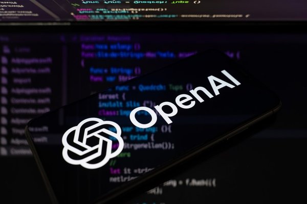 OpenAIs new flagship model deletes files on its own, people keep warning