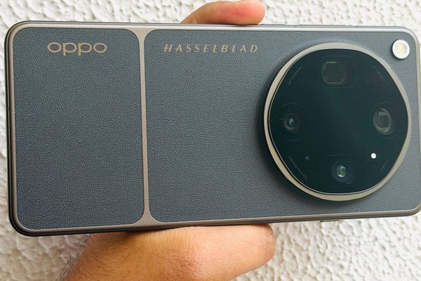 Oppo is building camera phones like the smartphone race never ended