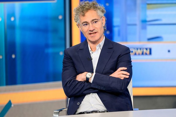  Palantir CEO: Why thinking differently is the secret to winning the AI race 