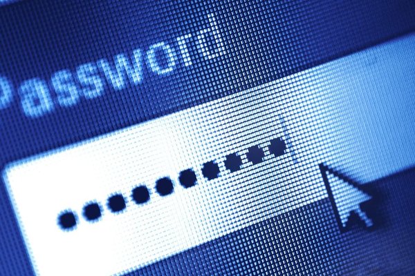 Apple, Google, and Microsoft offer free password managers - but should you use them?