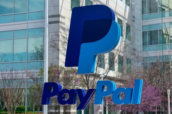 PayPal wants to become a bank in the US