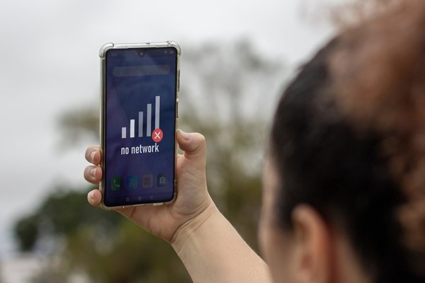 How To Fix A Bad Phone Signal In Just A Couple Minutes