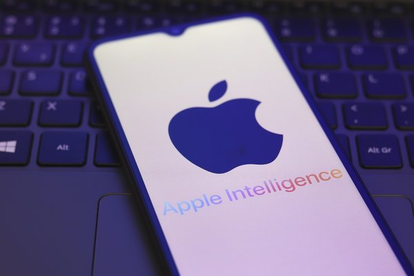  Google Takes Aim at Apples AI Missteps in Hilarious New Pixel 10 Advertisement 