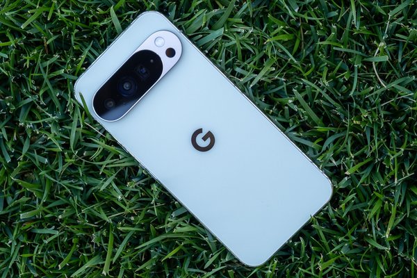 Google Pixel 10 Pro XL Review: The Big-Screen Android Phone To Beat
