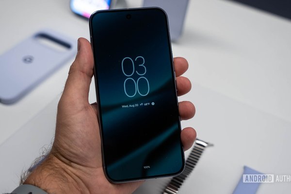 Pixel phones will get a smarter always-on display that saves battery life