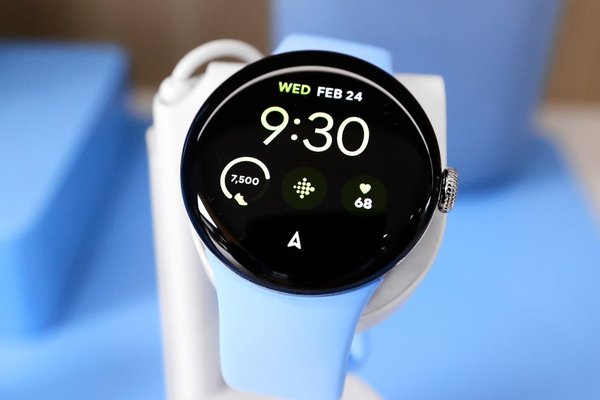 Pixel Watch updates its always on display for media controls and timers