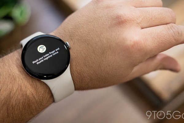 Pixel Watch 4s new gestures are handy, but did Google do it better a decade ago?