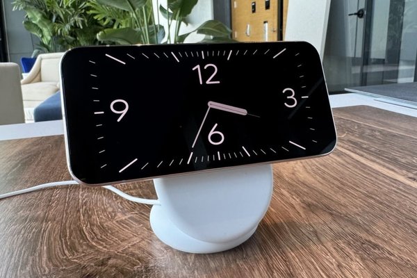 Here Are Googles New Magnetic Pixelsnap Phone Accessories