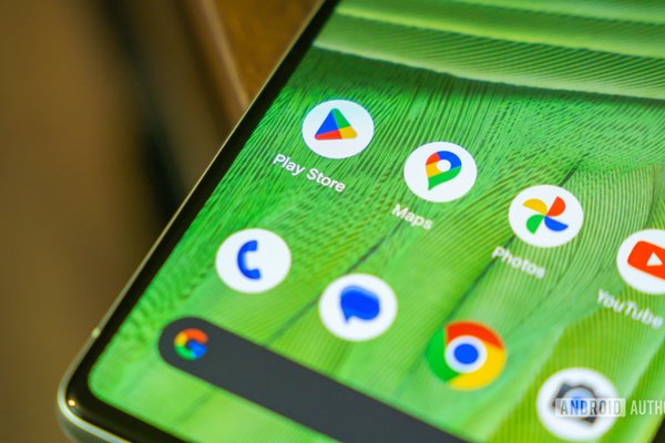 Google Play Store now lets you dig through app reviews for real answers