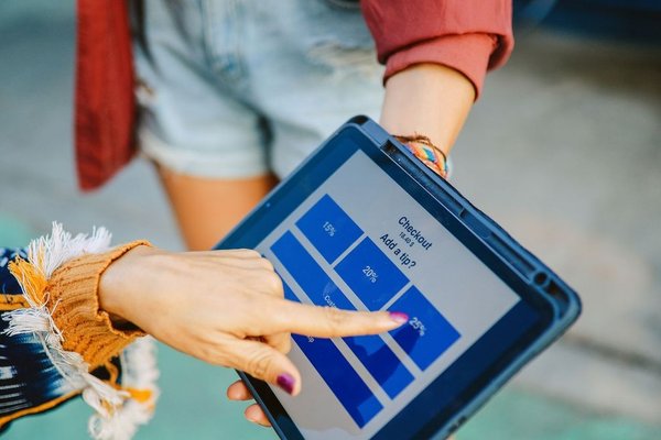 How to Protect Yourself From Portable Point-of-Sale Scams