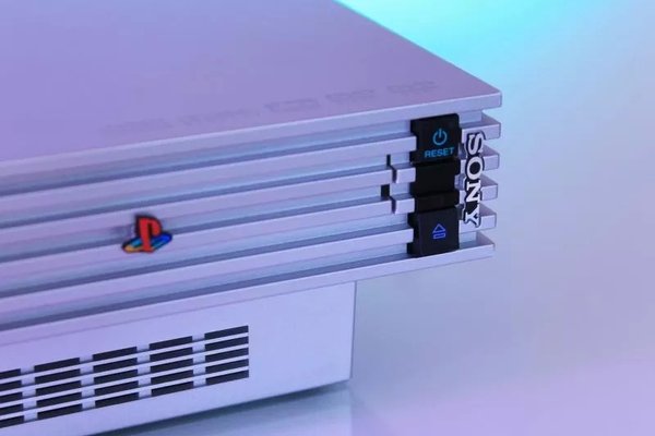 Someone finally cracked the PlayStation 2s security chip, 26 years later
