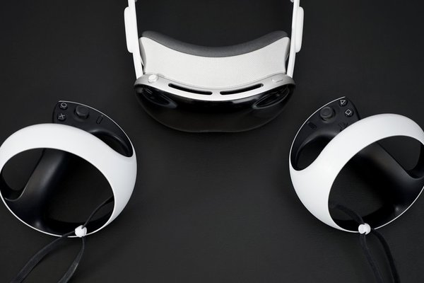 How PSVR2 Sense controllers work on Apple Vision Pro