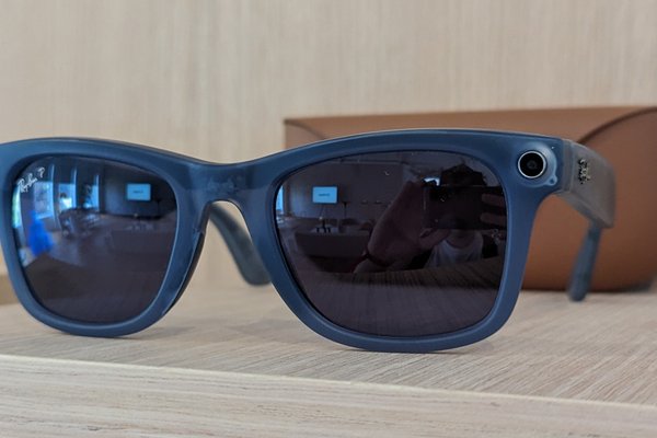 Mark Zuckerberg Announces New Ray-Ban Smart Glasses Launch with Advanced Features Expected in 2025
