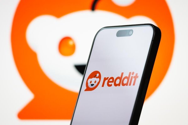 Reddit will prompt some accounts to verify humanness in latest bot crackdown