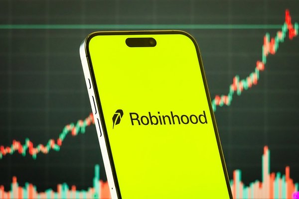 Robinhood Is Building a Social Network for Following Market Movers Trades