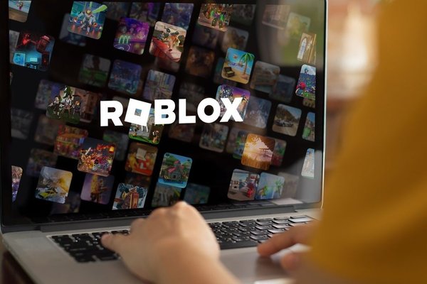 Roblox now uses AI moderation to shut down harmful content before it reaches you