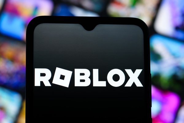 Roblox shares plummet 18% as child safety measures weigh on bookings