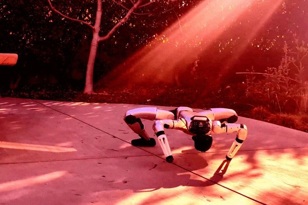 Alarming Video Shows Humanoid Robot Demon-Scuttling