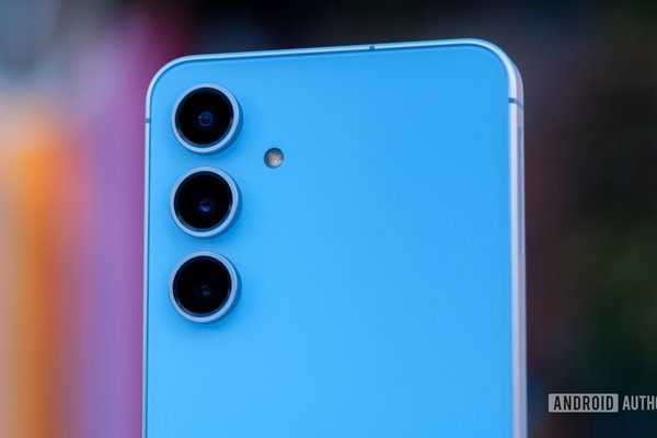 Samsung Galaxy S25 FE Camera Details Leaked: What to Expect