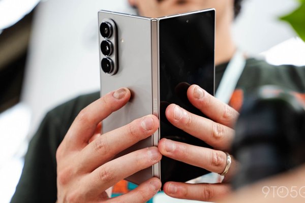 Samsung Galaxy phones need a full redesign if they really want to embrace Qi2