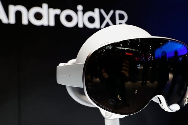 Samsungs Project Moohan vs Apple Vision Pro: How the rumored specs compare