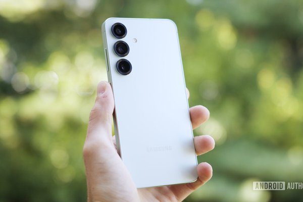 Samsung is copying the Pixel Watch 4s best virtual assistant trick