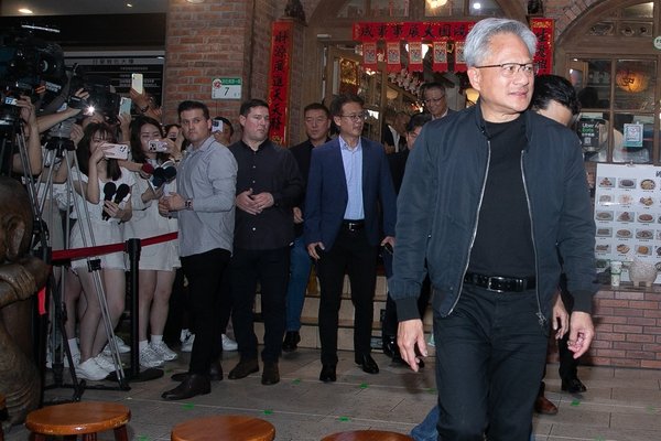 Jensen Huang Engages Compal Amid Foxconn Chairs Absence in Excusive Semiconductor Industry Meeting