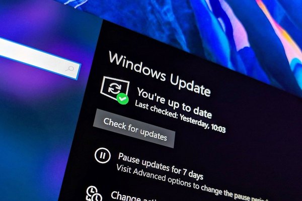  Did Windows 10 automatically update itself on this users PC with curiously perfect timing  or was this mid-shower surprise just an honest mistake? 
