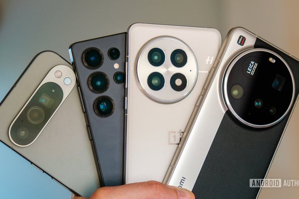 Smartphones are choosing quality over quantity when it comes to cameras