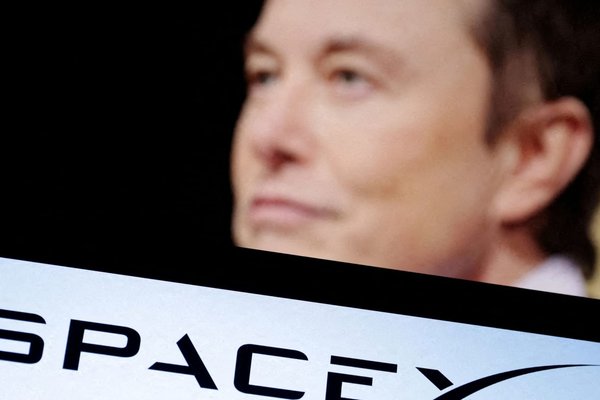SpaceX aims for $800 billion valuation in secondary share sale, WSJ reports