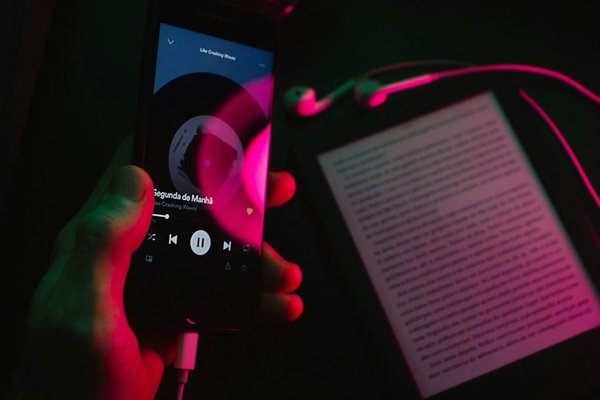 Spotify might soon let you sync audiobooks with real books