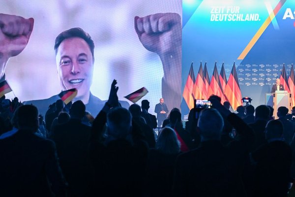 Study Reveals Significant Far Right Bias in TikTok and X Feeds in Germany