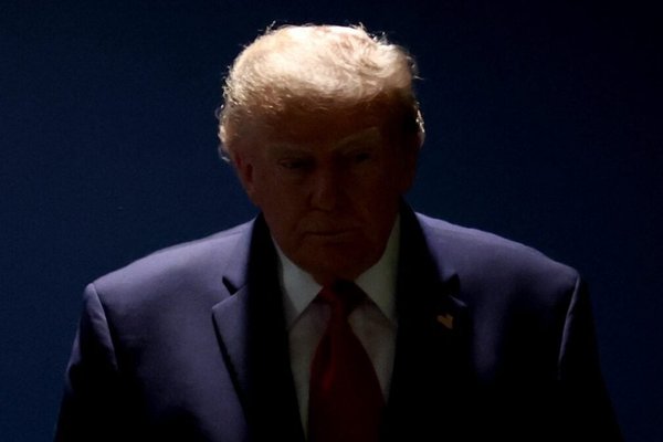 Trump Says Hes Changing Artificial Intelligence to Super Intelligence on Government Documents