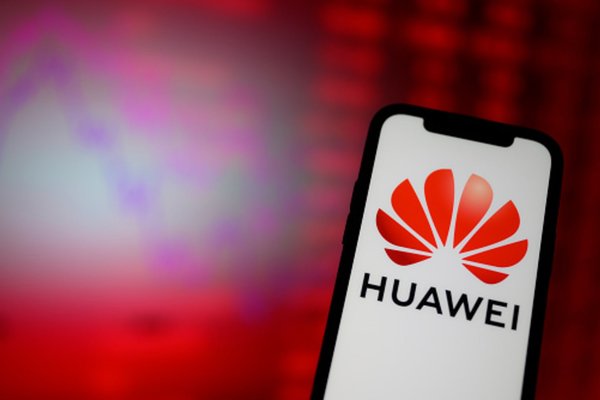 Taiwan blacklists Chinas Huawei and SMIC, further aligning with U.S. trade policy 
