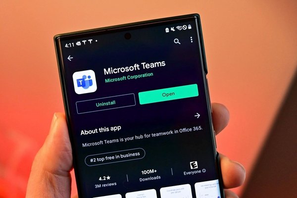  Microsoft is finally making it easier to mute Teams without hiding from your boss 