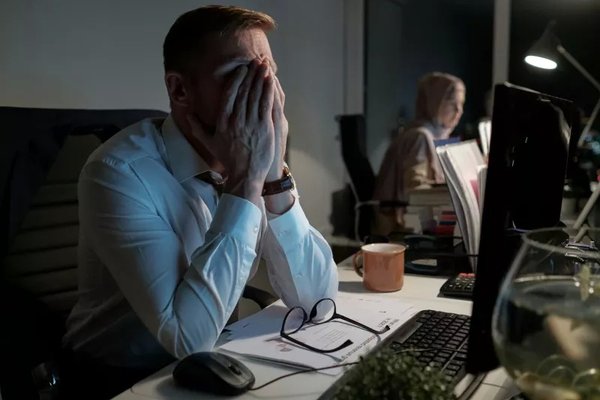 Navigating the New Normal: Tech Industry Layoffs, Crunch Culture, and AI-Driven Workforce Shifts